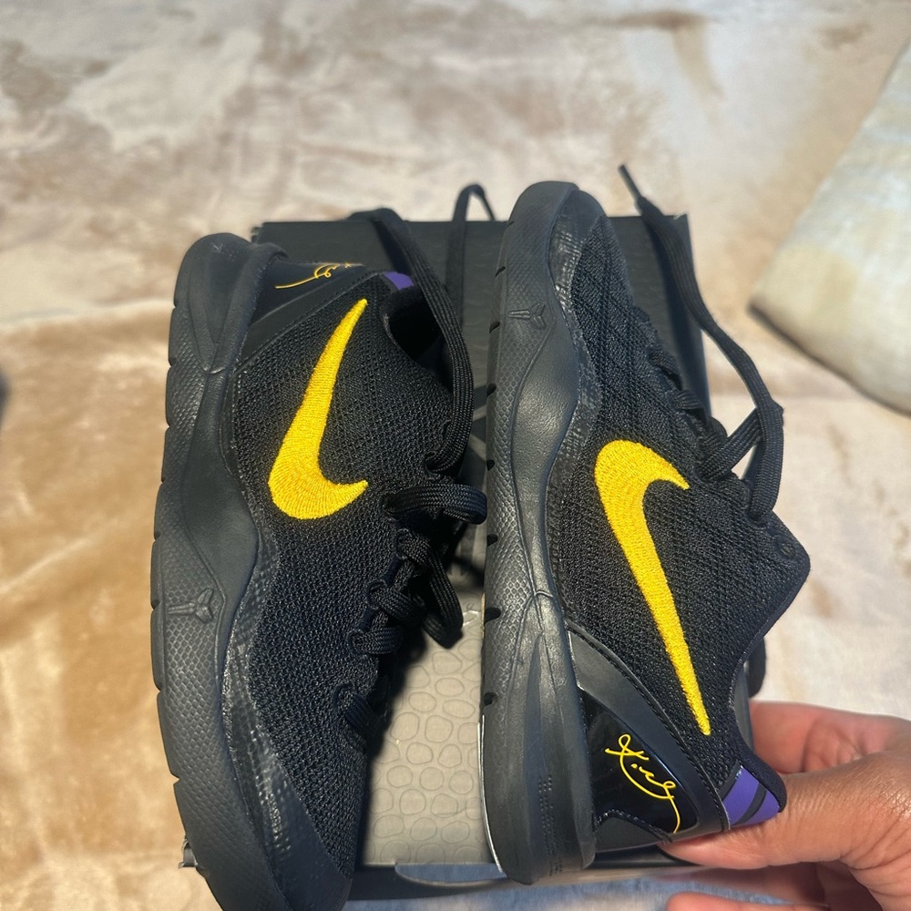 Kobe VIII (PS)